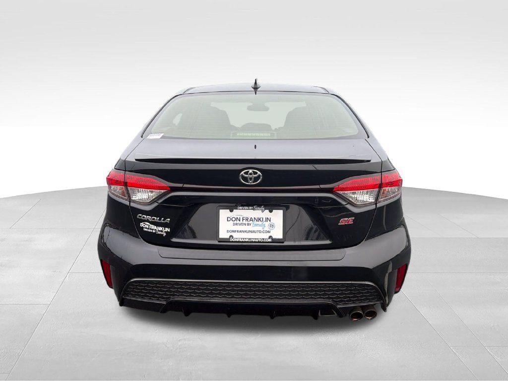 Used 2022 Toyota Corolla SE FWD image 4