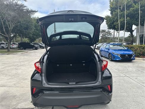 Used 2021 Toyota C-HR Limited image 22