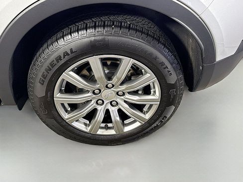 Used 2019 Cadillac XT4 Premium Luxury FWD image 31