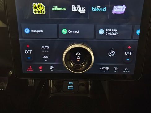 Used 2024 Ford Mustang Mach-E Premium image 31