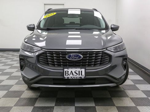 Used 2023 Ford Escape SE FWD image 3