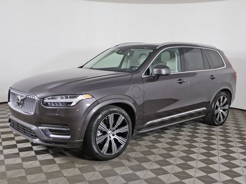 Used 2024 Volvo XC90 T8 Ultimate w/ Protection Package Premier AWD/4WD image 13