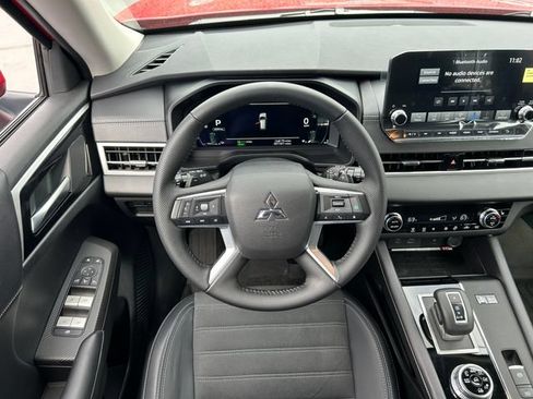 Used 2025 Mitsubishi Outlander SE AWD/4WD image 31
