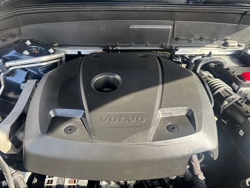 Used 2022 Volvo XC90 T6 Momentum w/ Advanced Package image 28