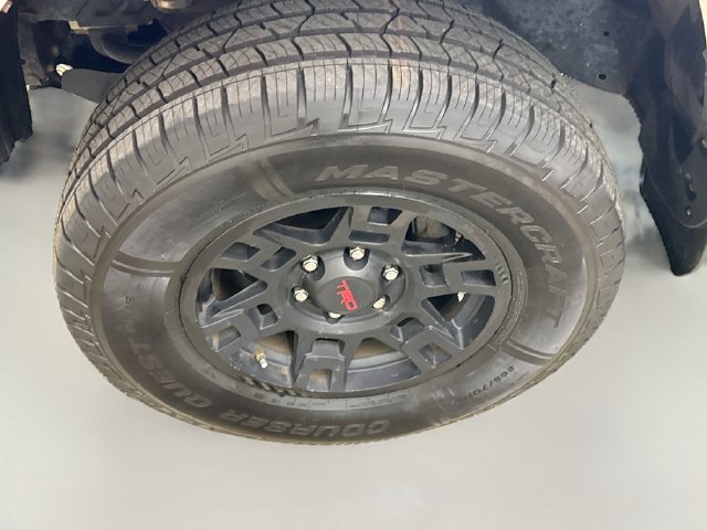 Used 2018 Toyota 4Runner SR5 Premium AWD/4WD image 32