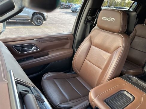 Used 2021 Chevrolet Suburban High Country image 24