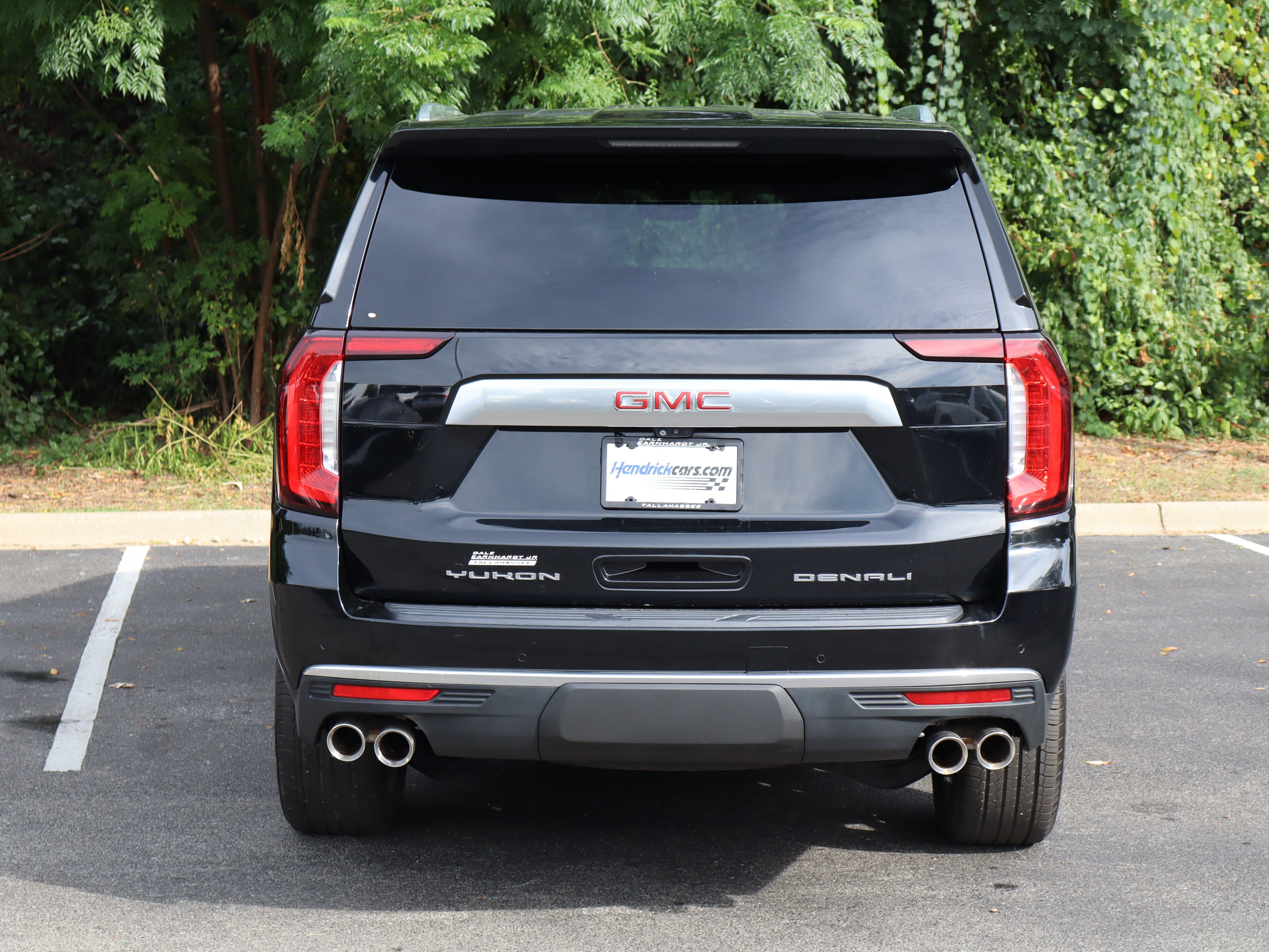 Used 2021 GMC Yukon Denali w/ Denali Premium Package RWD image 9