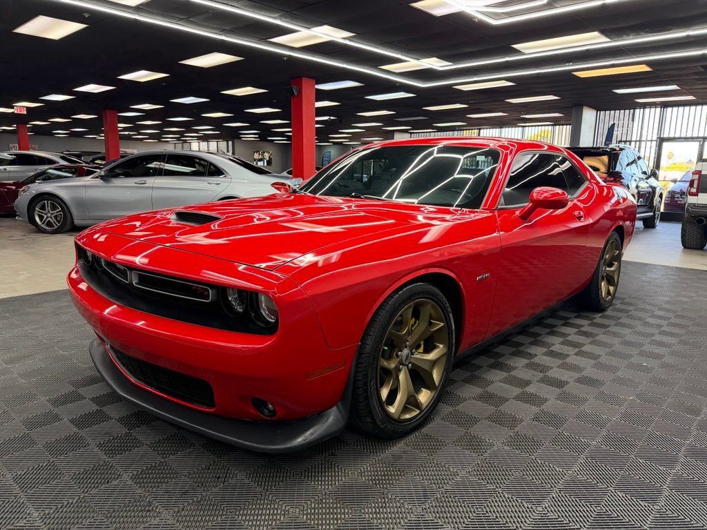 Used 2019 Dodge Challenger R/T RWD image 7