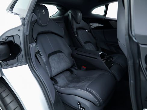 Used 2024 Ferrari Purosangue AWD/4WD image 27
