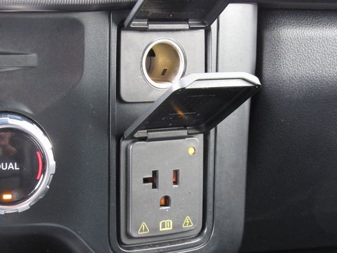 Used 2024 Ford F450 Platinum w/ FX4 Off-Road Package image 36