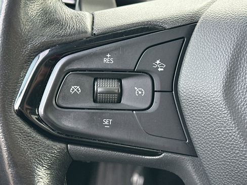 Used 2022 Chevrolet Bolt EUV Premier w/ Sun & Sound Package image 36