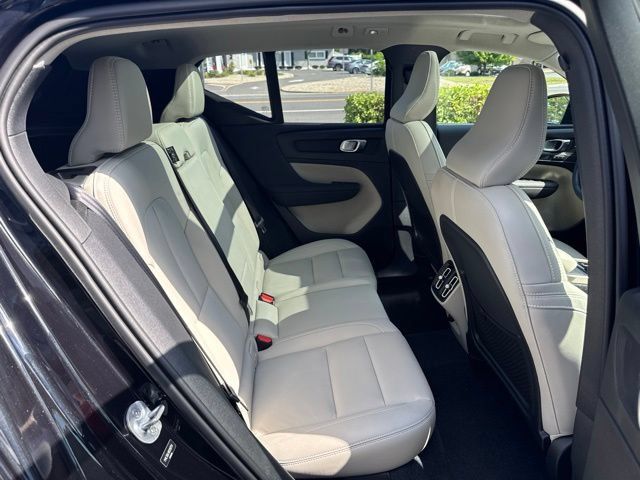 Certified 2024 Volvo XC40 B5 Plus w/ Protection Package Premier AWD/4WD image 13