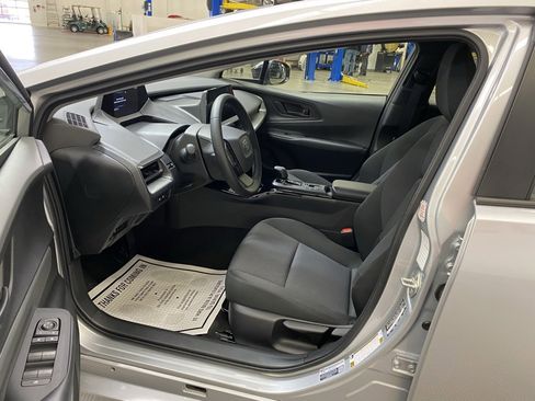 Used 2025 Toyota Prius LE image 24
