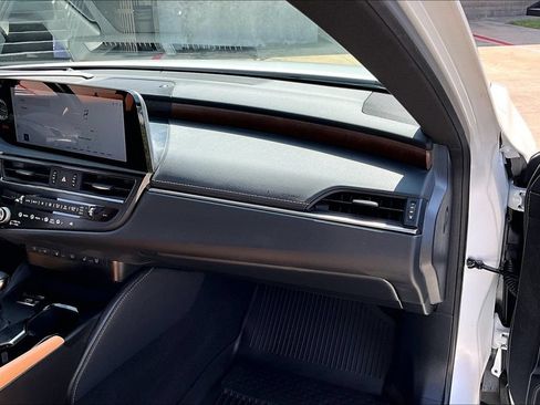 Used 2024 Lexus ES 350 Ultra Luxury w/ Accessory Package (Z2) FWD image 21