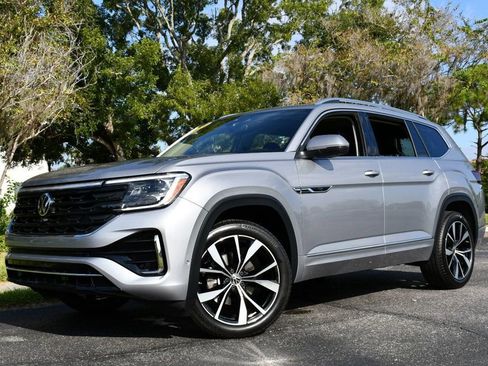 Used 2025 Volkswagen Atlas SEL Premium R-Line image 20