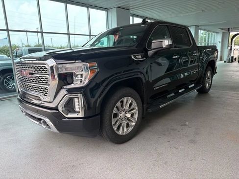 Used 2022 GMC Sierra 1500 Denali w/ Driver Alert Package II AWD/4WD image 3