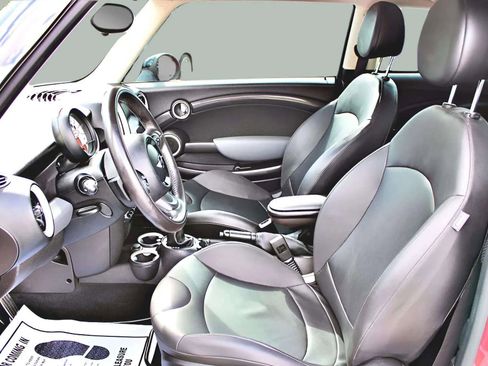 Used 2011 MINI Cooper S image 17