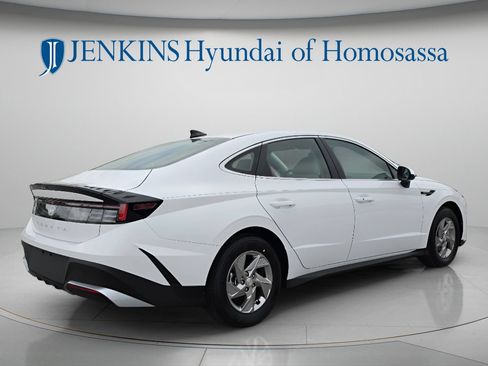 New 2026 Hyundai Sonata SE FWD image 3