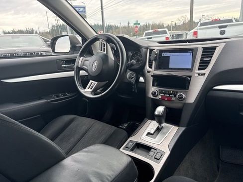 Used 2013 Subaru Outback 2.5i Premium w/ All-Weather Pkg image 16