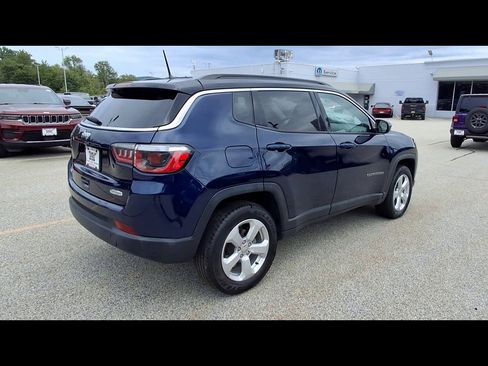 Certified 2018 Jeep Compass Latitude w/ Cold Weather Group AWD/4WD image 8