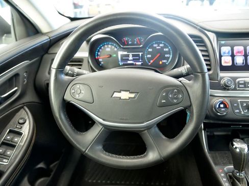 Used 2016 Chevrolet Impala LT w/ Convenience Package image 18