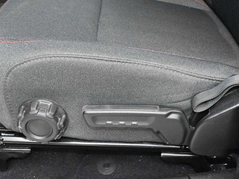 Used 2026 Jeep Gladiator Rubicon AWD/4WD image 10