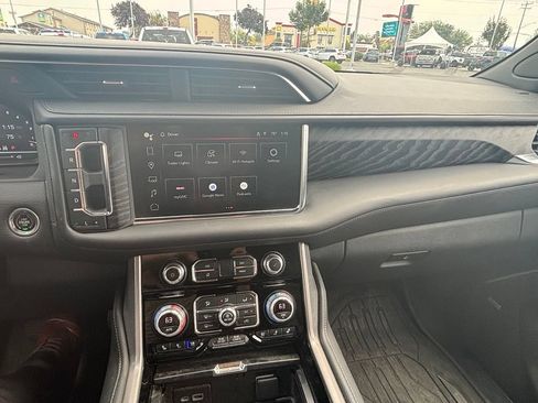 Used 2022 GMC Yukon Denali AWD/4WD image 11