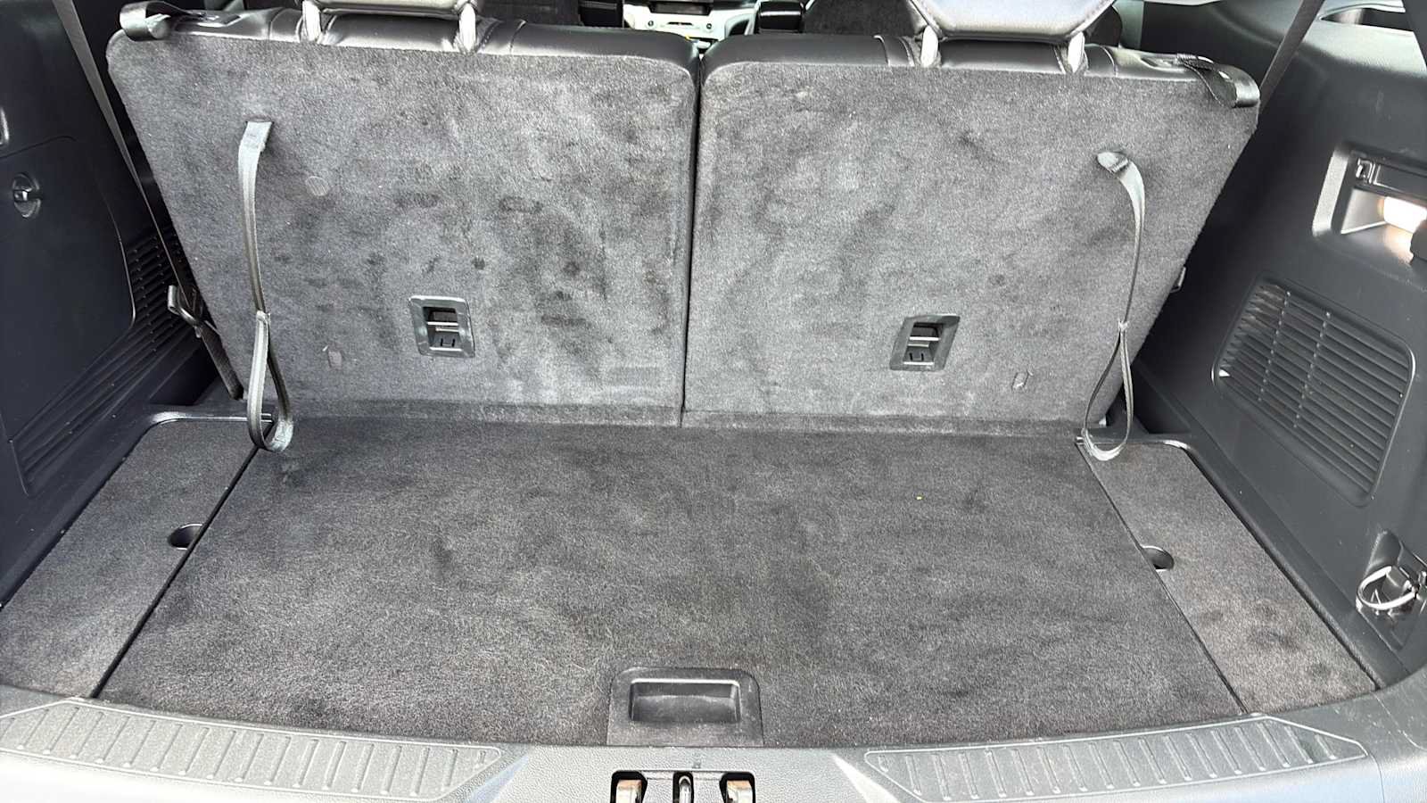 Used 2023 Ford Explorer XLT w/ Equipment Group 202A AWD/4WD image 9