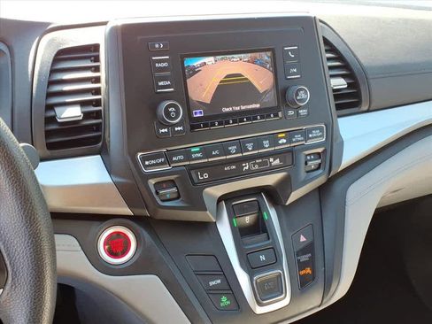 Used 2018 Honda Odyssey LX image 22