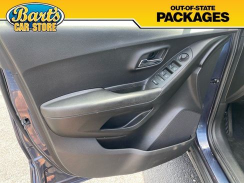 Used 2019 Chevrolet Trax LT w/ LT Convenience Package FWD image 22