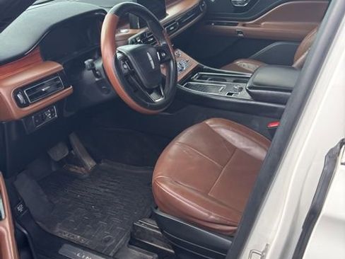 Used 2020 Lincoln Aviator Reserve w/ Equipment Group 201A AWD/4WD image 2