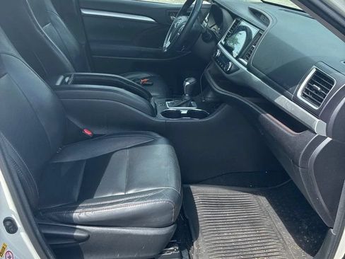 Used 2015 Toyota Highlander XLE AWD/4WD image 14