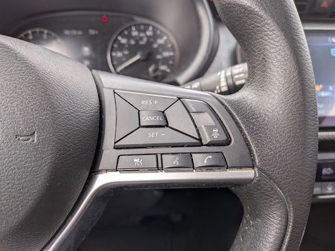 Used 2022 Nissan Kicks SV FWD image 21