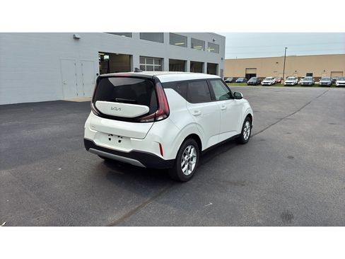 Used 2025 Kia Soul LX w/ LX Technology Package FWD image 7
