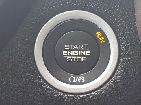 Used 2022 RAM 1500 Laramie AWD/4WD image 15