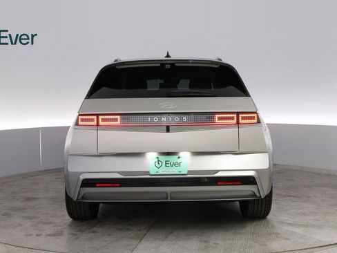 Used 2025 Hyundai Ioniq 5 Limited image 13
