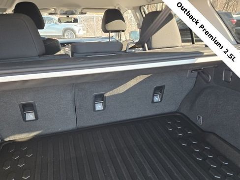 Used 2023 Subaru Outback Premium image 10