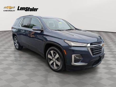 Used 2022 Chevrolet Traverse LT w/ LT Premium Package AWD/4WD image 7