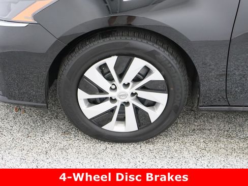 Used 2024 Nissan Altima 2.5 S image 11