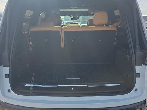 Used 2024 Jeep Grand Wagoneer Series III w/ Rear Seat Video Group 1 image 18