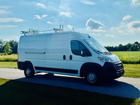 Used 2024 RAM ProMaster 2500 w/ Premium Convenience Group FWD image 5