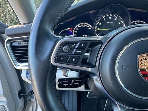 Used 2018 Porsche Panamera 4 image 17