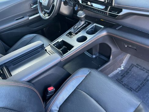 Used 2024 Toyota Sienna XSE w/ XSE Premium Package image 17