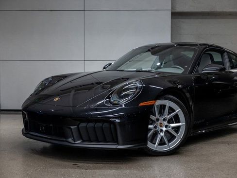 Certified 2025 Porsche 911 Carrera GTS image 17