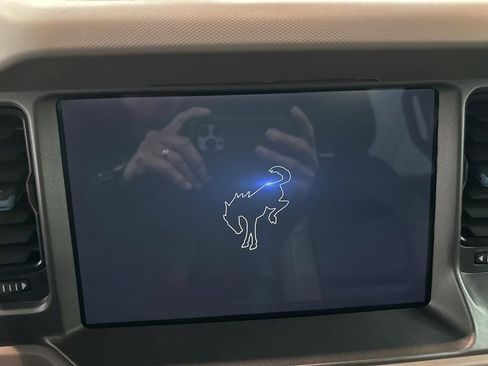 Used 2024 Ford Bronco Wildtrak image 13