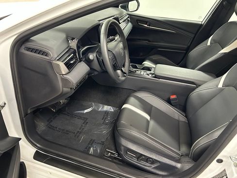 Used 2026 Toyota Camry SE w/ Convenience Package FWD image 12