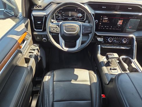 Used 2023 GMC Sierra 1500 Denali w/ Denali Reserve Package AWD/4WD image 11
