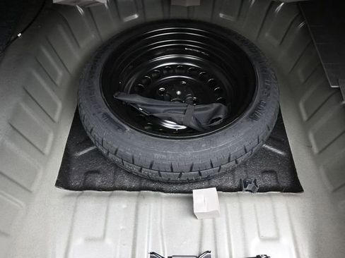 Used 2025 Nissan Versa SV image 12