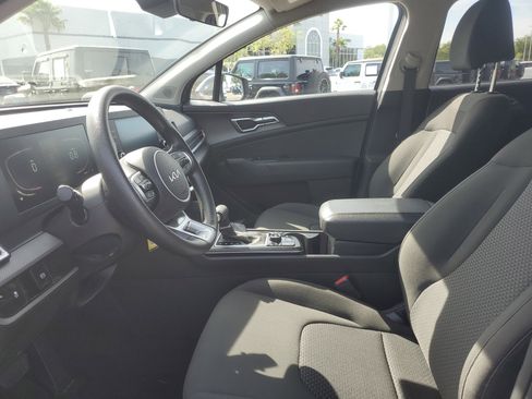 Used 2025 Kia Sportage LX FWD image 11
