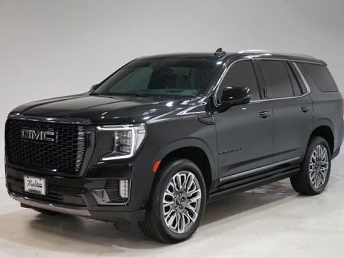 Used 2023 GMC Yukon Denali Ultimate image 3